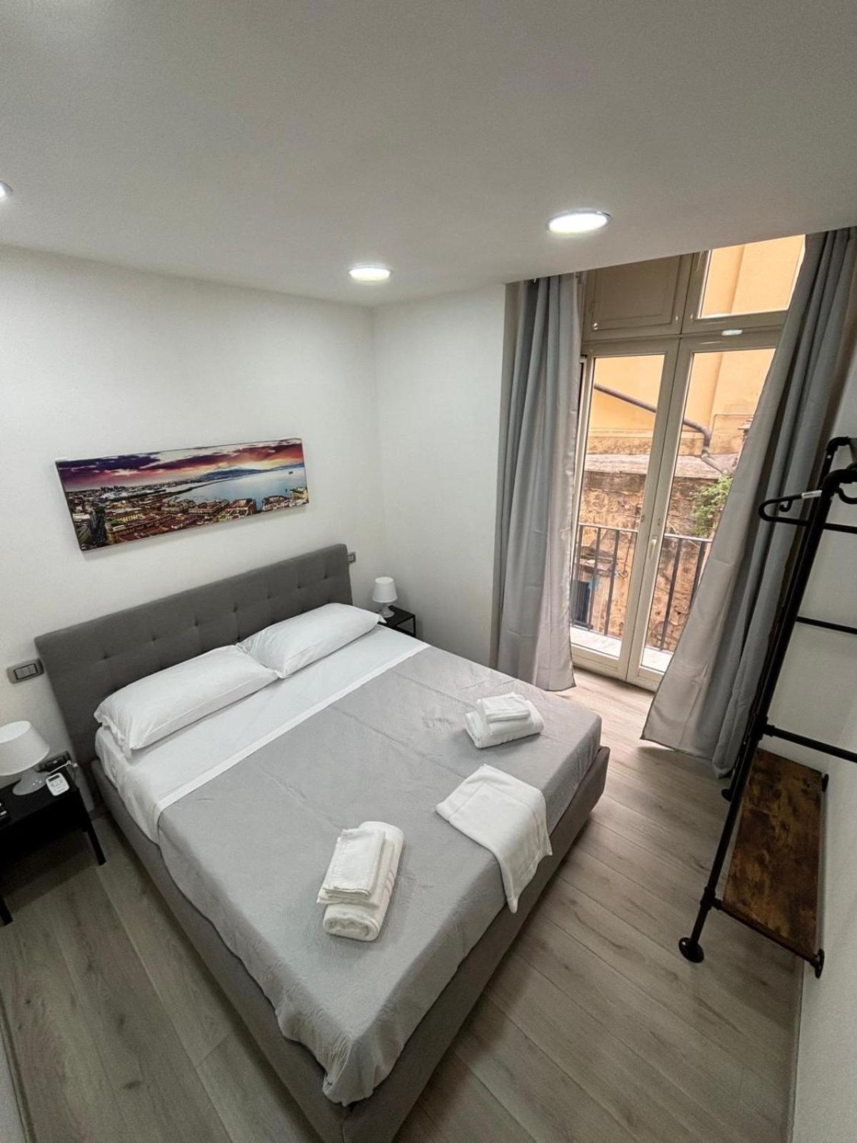 Na City Rooms Napoli Eksteriør bilde